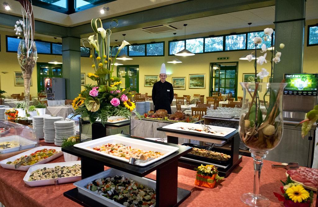 לידו די בולנו Club Village & Hotel Spiaggia Romea מראה חיצוני תמונה