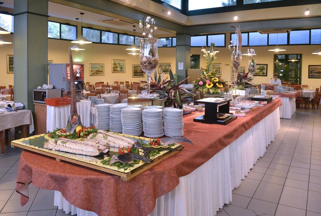 לידו די בולנו Club Village & Hotel Spiaggia Romea מראה חיצוני תמונה