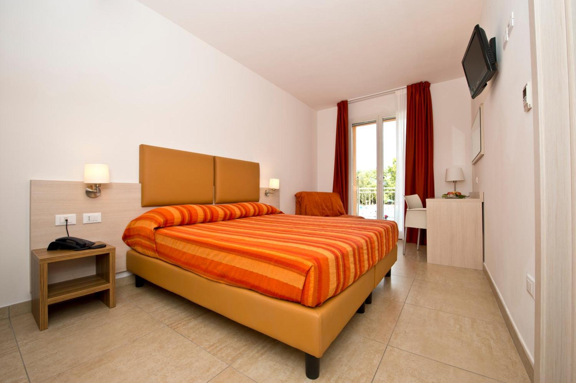 לידו די בולנו Club Village & Hotel Spiaggia Romea מראה חיצוני תמונה