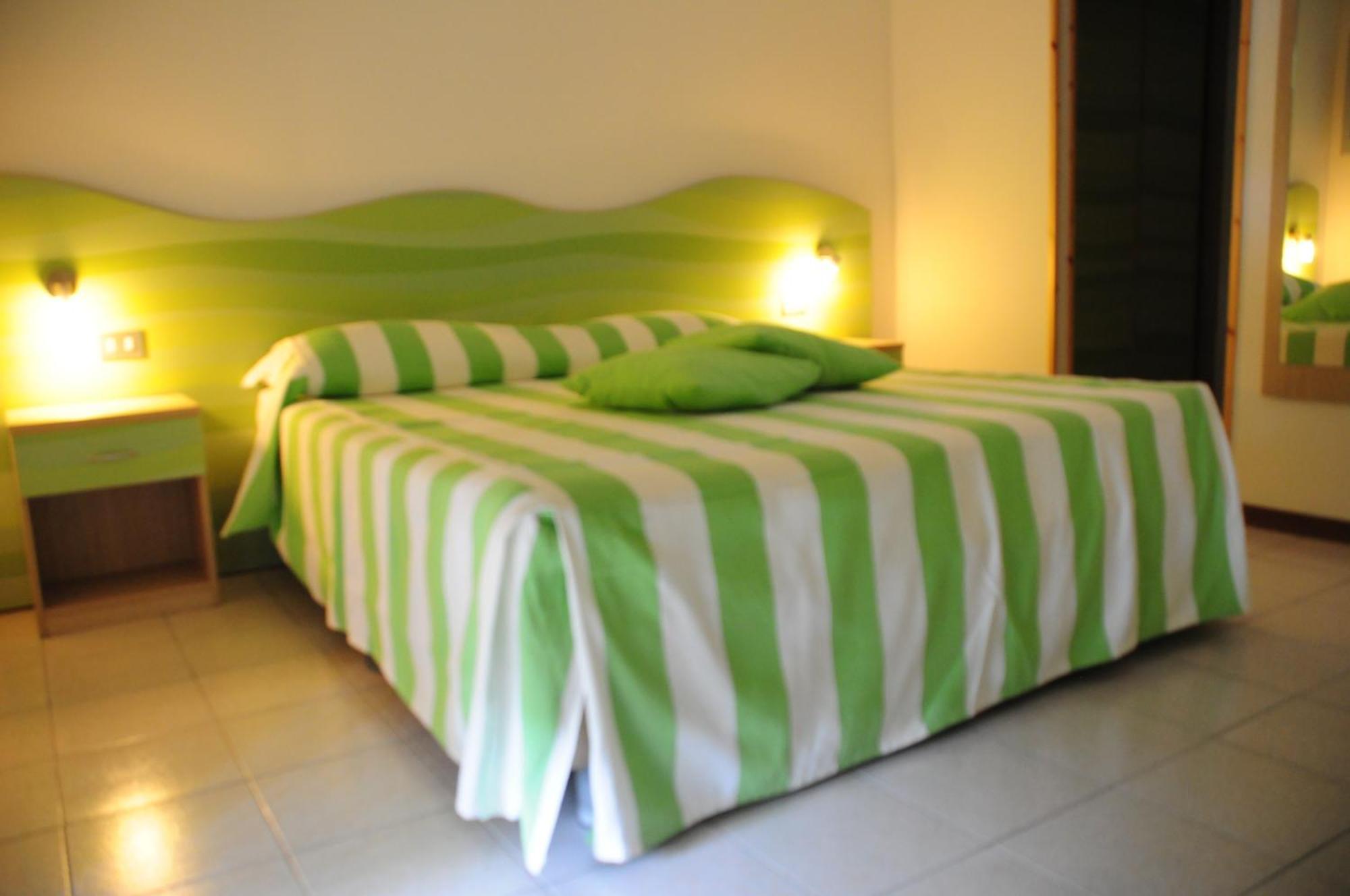 לידו די בולנו Club Village & Hotel Spiaggia Romea חדר תמונה